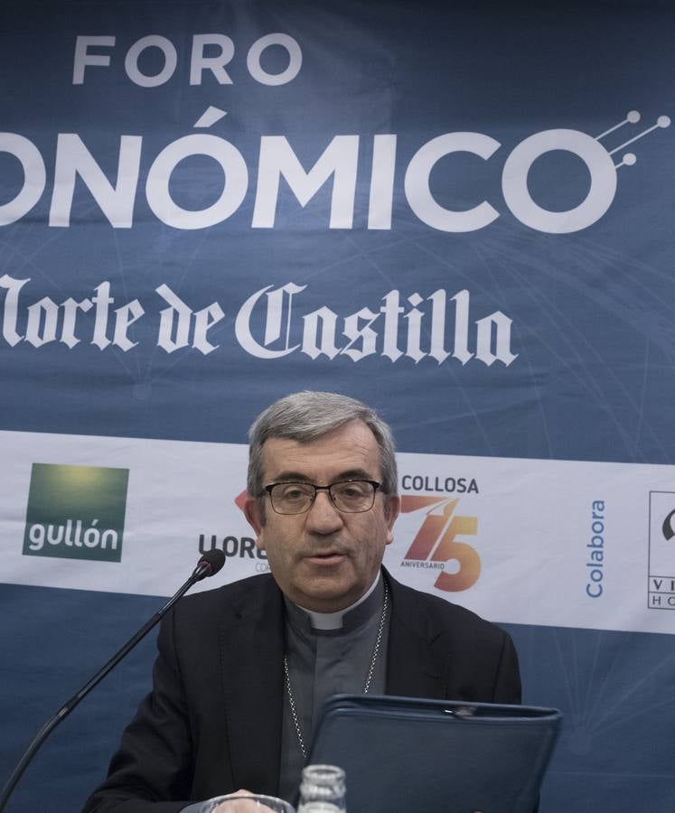 El obispo auxiliar de Valladolid defiende en el Foro de El Norte una visión más humanista de la sociedad y la economía basada en el respeto a las ideas de los demás.