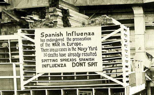 Cartel de precaución sobre la 'gripe española' en una Factoría Naval de Filadelfia, en octubre de 1918.