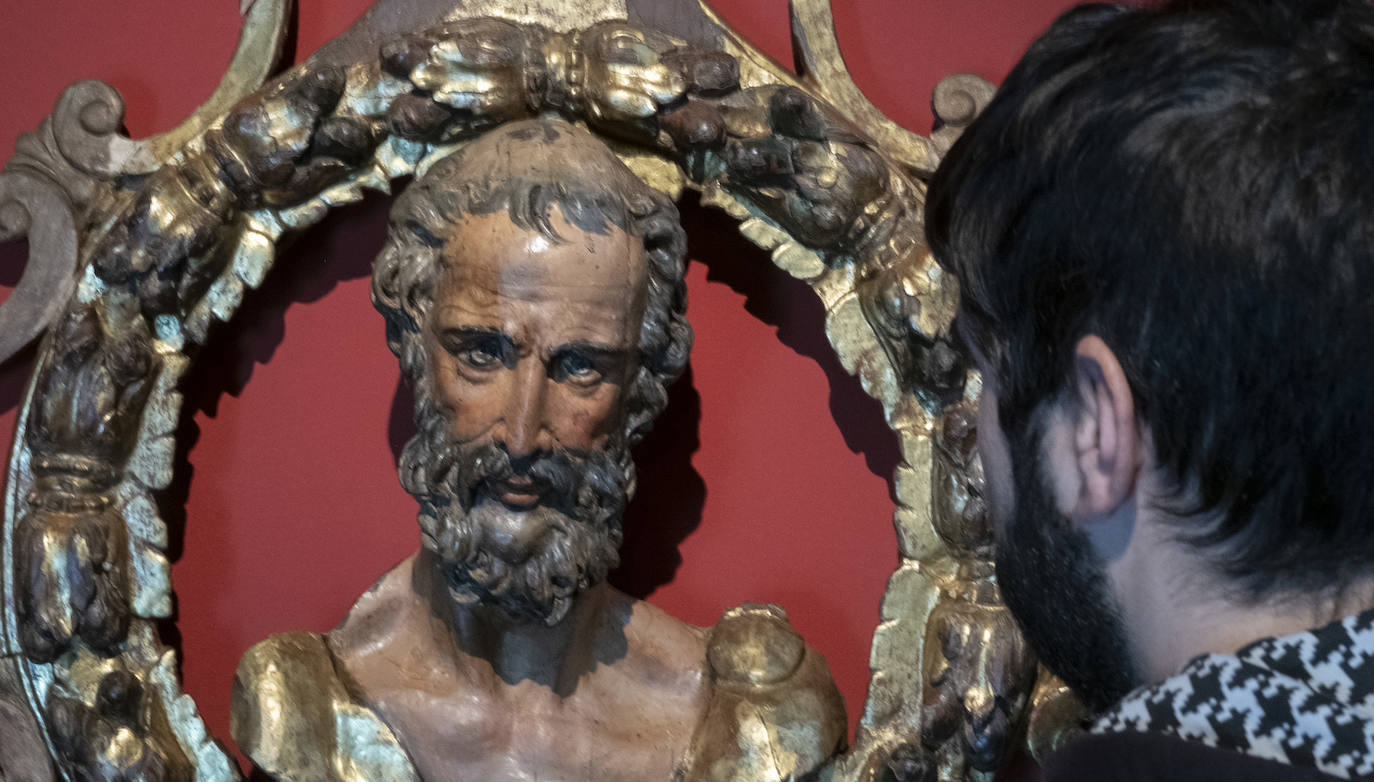 Las piezas, procedentes de la vallisoletana iglesia de Santiago, han sido recuperadas por técnicos del museo y del Centro de Conservación y Restauración de Bienes Culturales de la Junta de Castilla y León. 