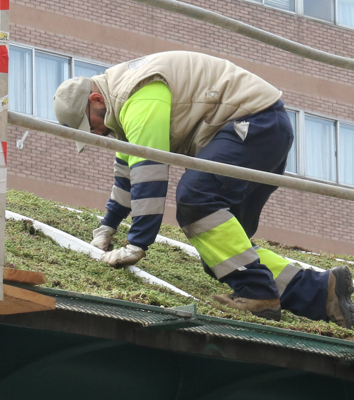 El proyecto europeo URBAN GreenUP, coordinado por el Centro Tecnológico CARTIF, pone en marcha las obras de renaturalización de la marquesina de la Plaza España de Valladolid.