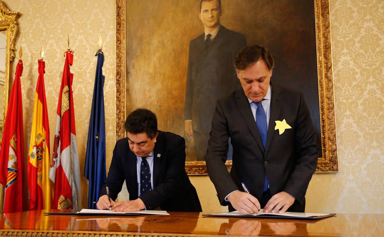 José Vicente Martín Galeano y Carlos García Carbayo. 