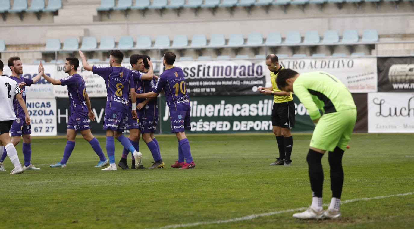 El Palencia Cristo golea a un blanco Salamanca UDS B. 