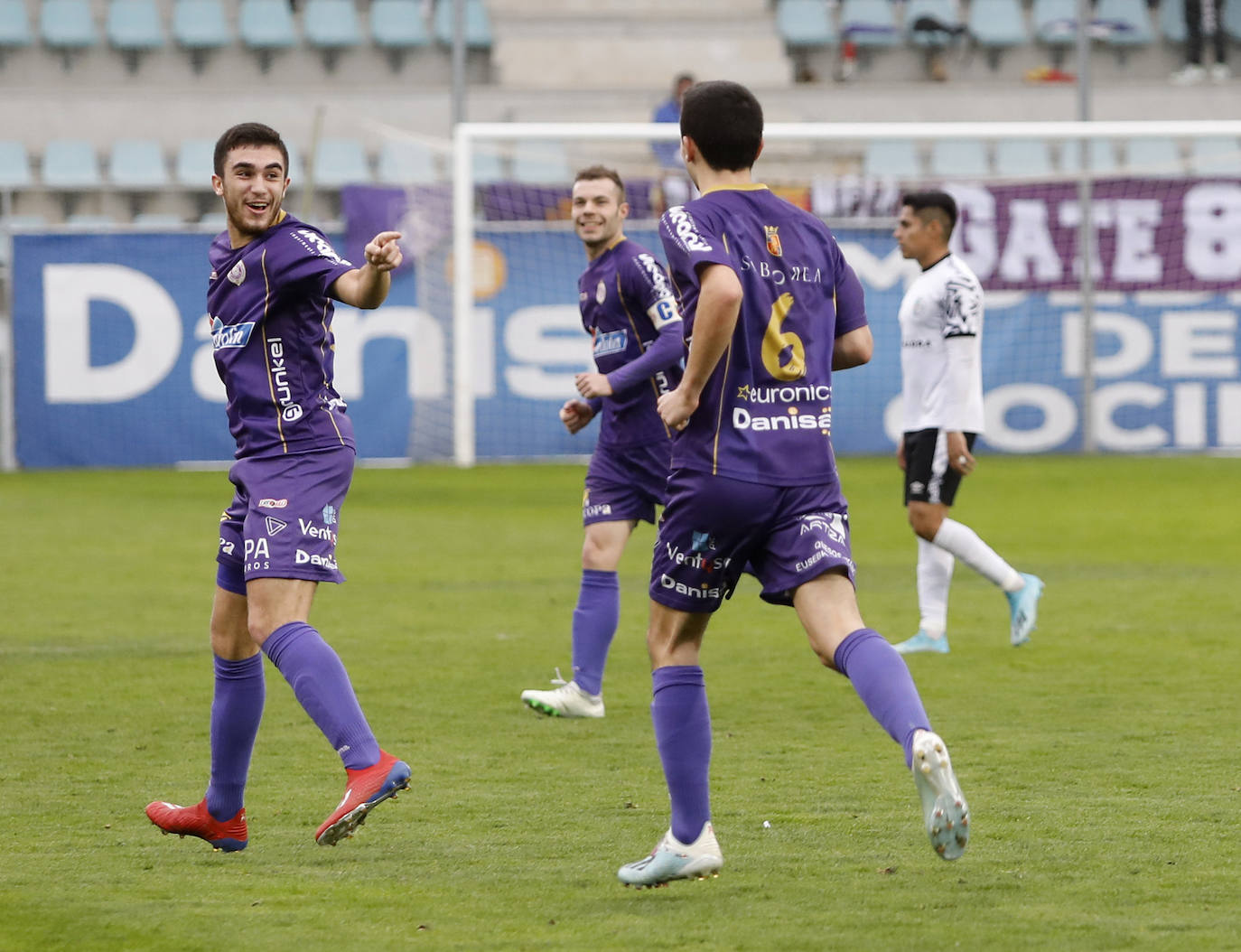 El Palencia Cristo golea a un blanco Salamanca UDS B. 