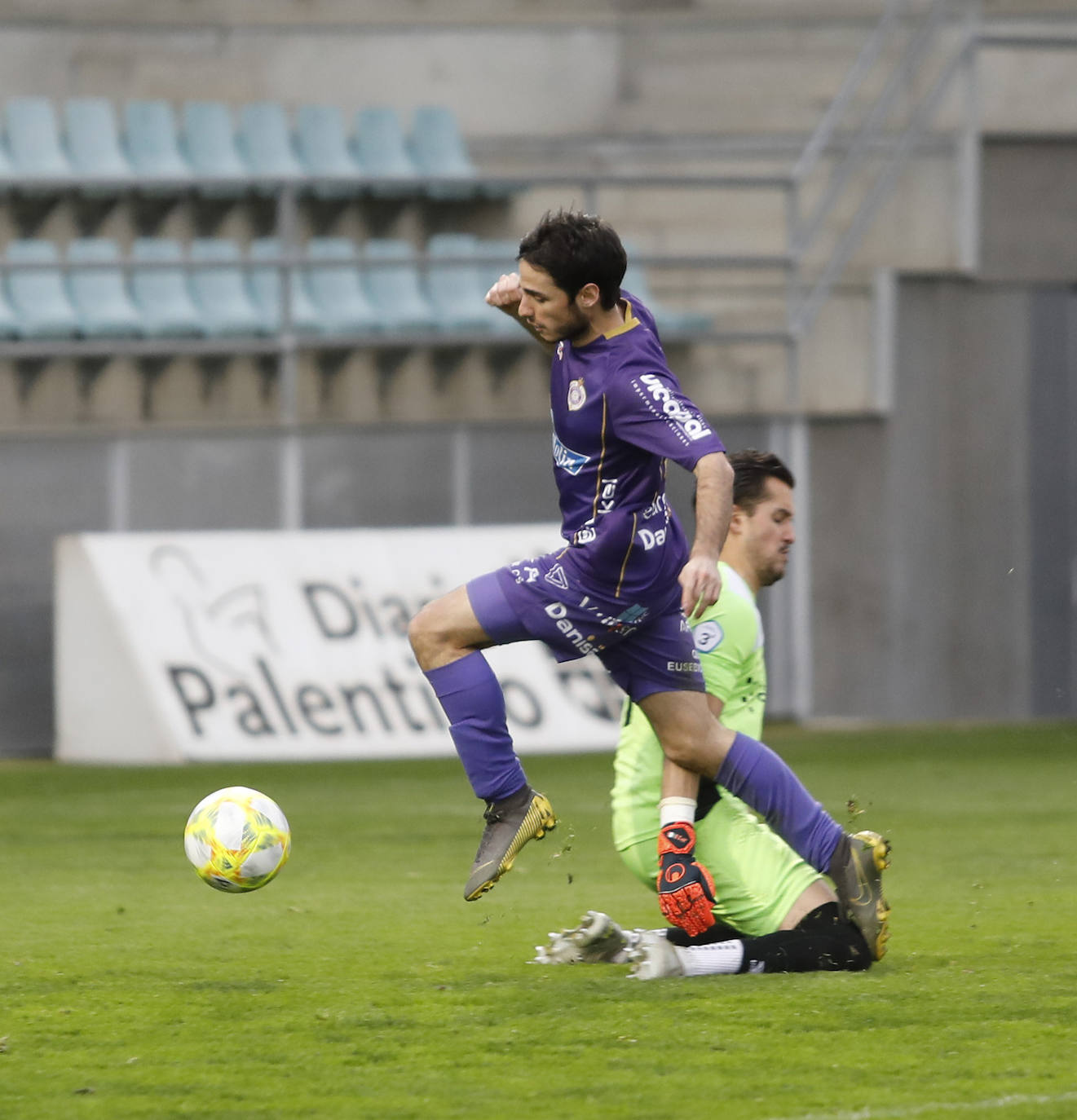 El Palencia Cristo golea a un blanco Salamanca UDS B. 