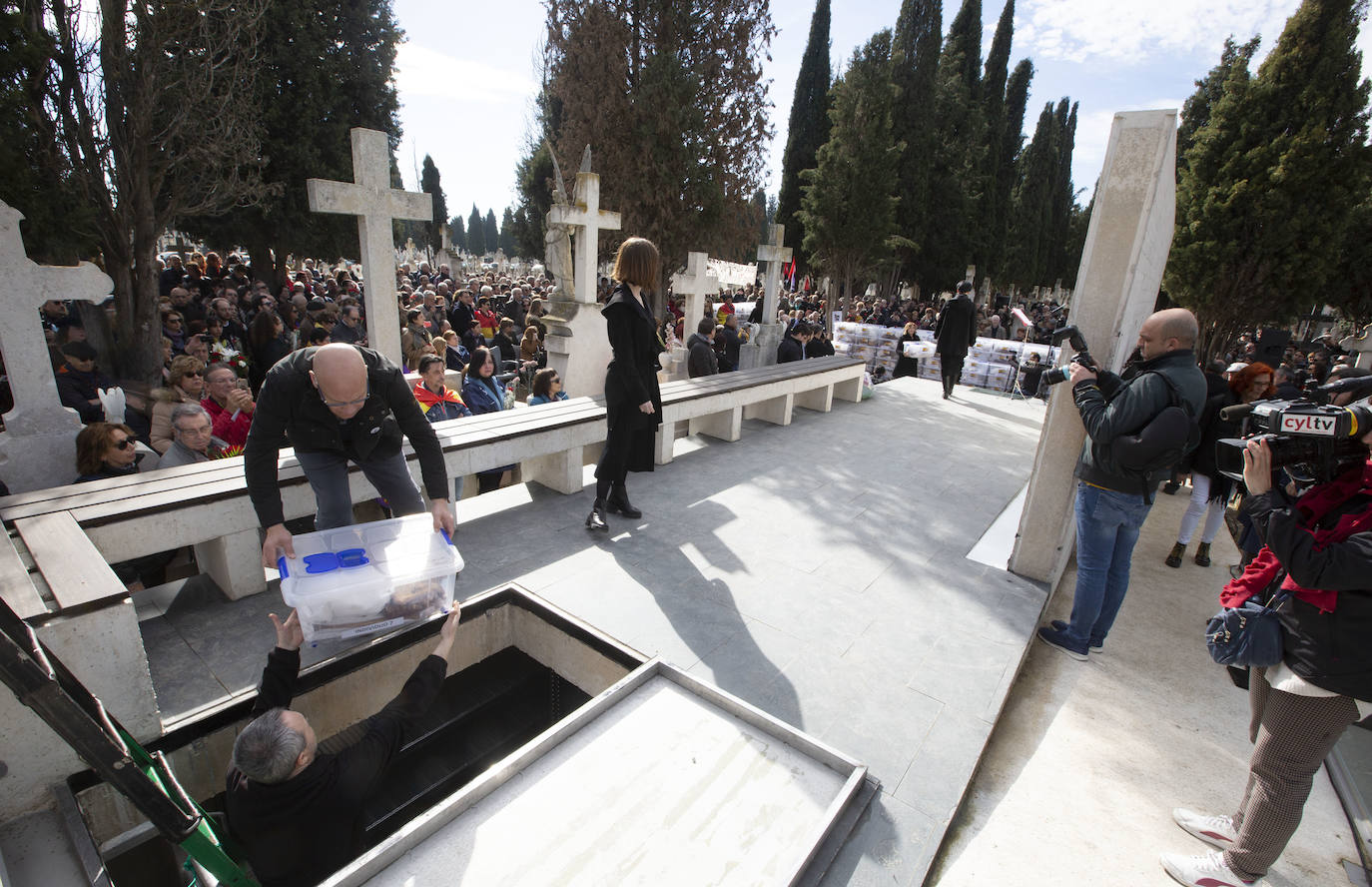 Fotos: Inauguración del Memorial del cementerio de El Carmen de Valladolid