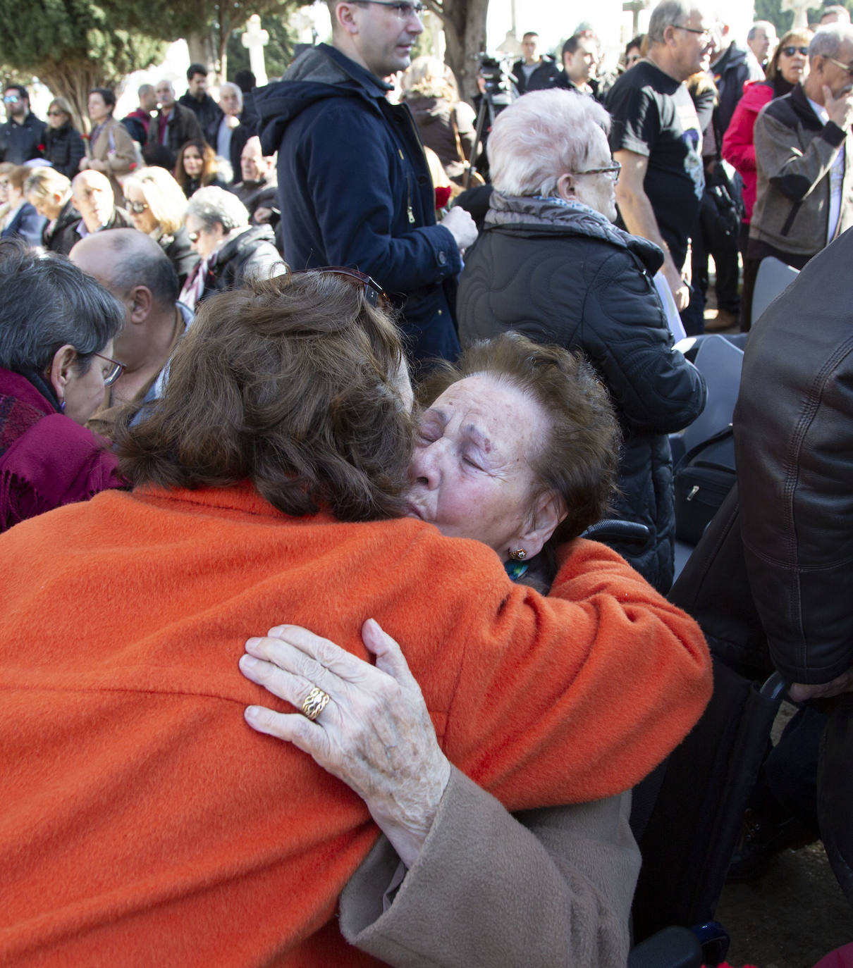 Fotos: Inauguración del Memorial del cementerio de El Carmen de Valladolid