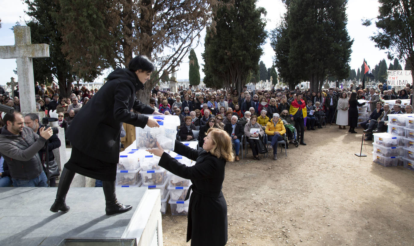 Fotos: Inauguración del Memorial del cementerio de El Carmen de Valladolid