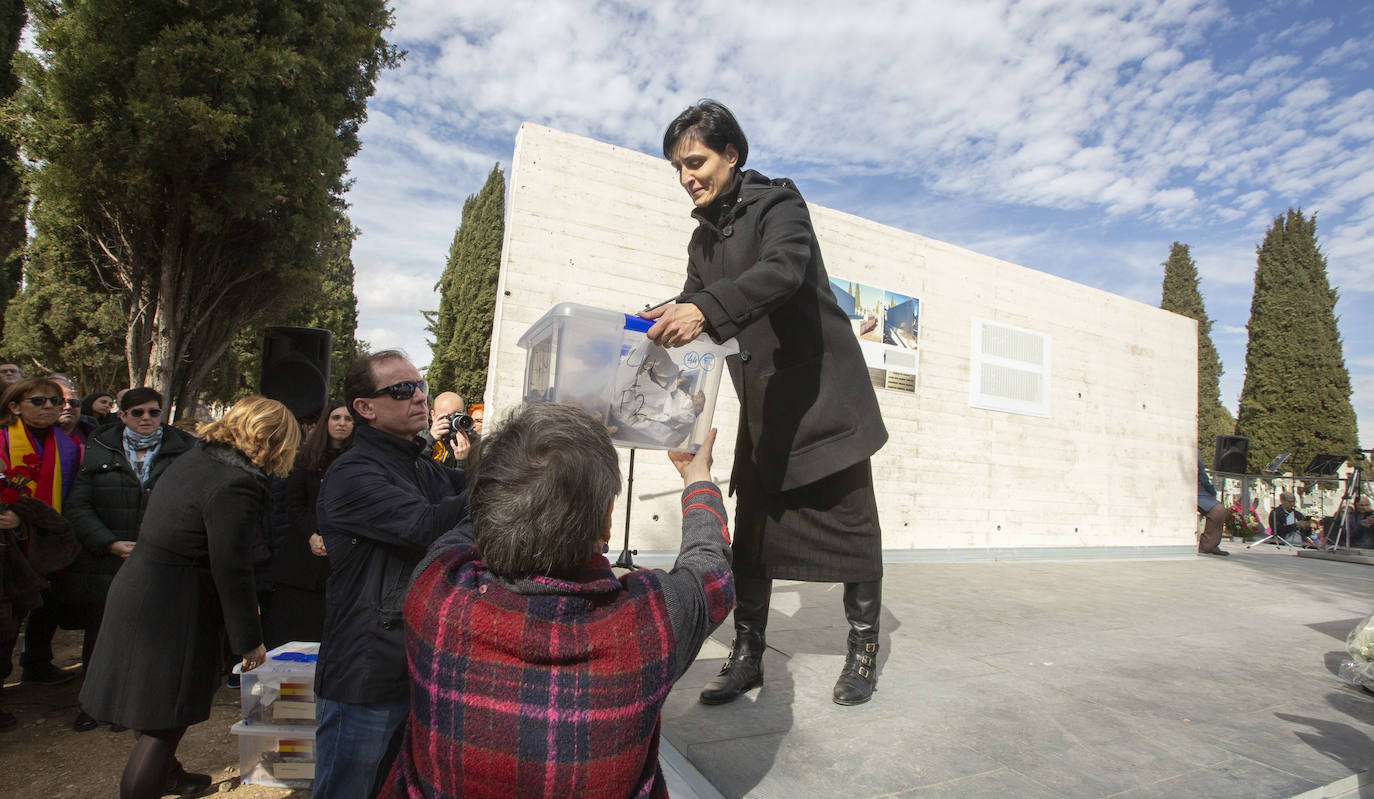 Fotos: Inauguración del Memorial del cementerio de El Carmen de Valladolid