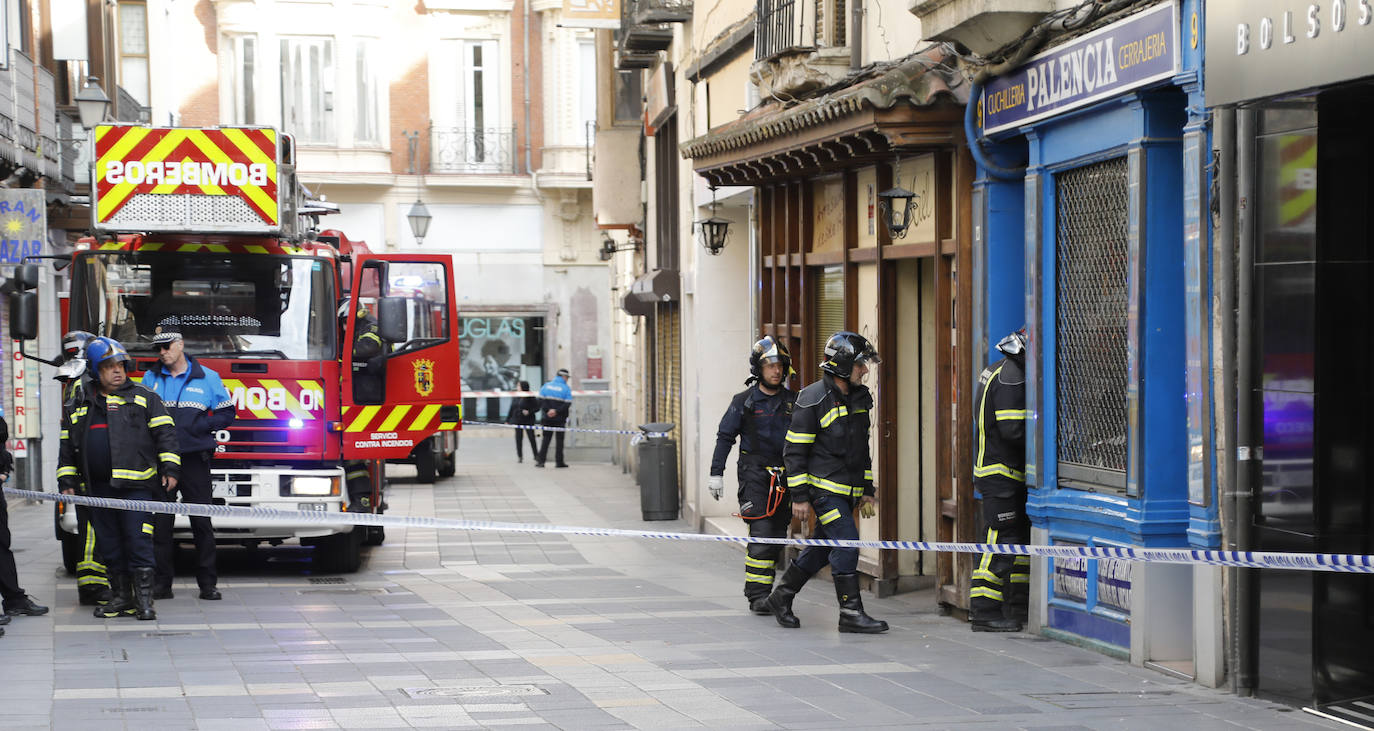 Fotos: Aviso de derrumbe en la calle Barrio y Mier de Palencia