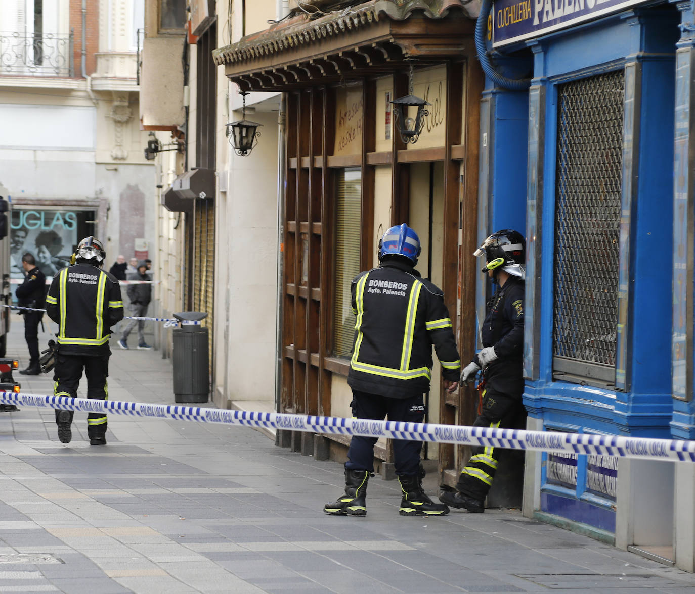 Fotos: Aviso de derrumbe en la calle Barrio y Mier de Palencia