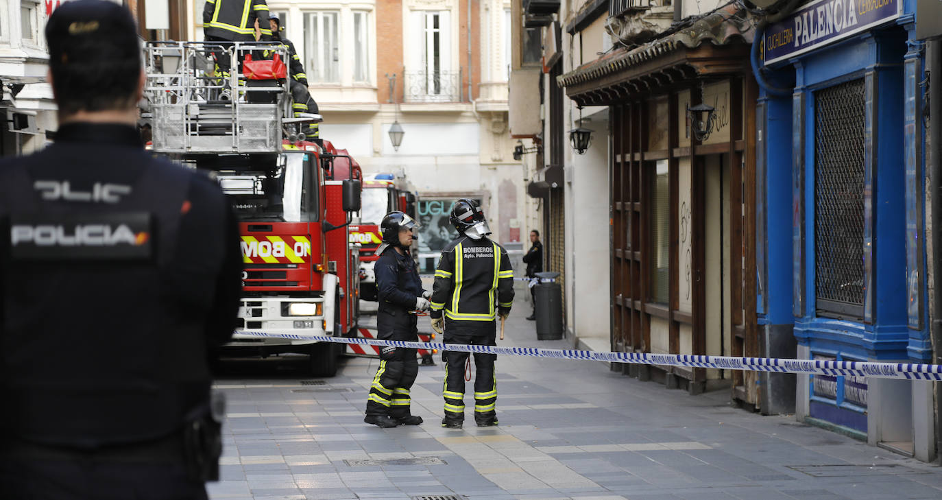 Fotos: Aviso de derrumbe en la calle Barrio y Mier de Palencia