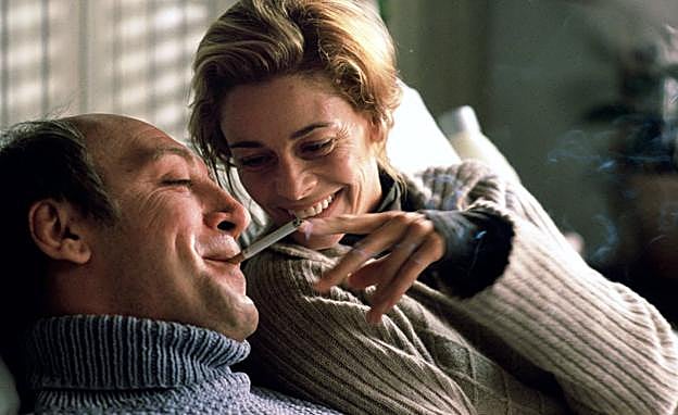 Javier Bardem y Belén Rueda en una escena de la película 'Mar adentro'.