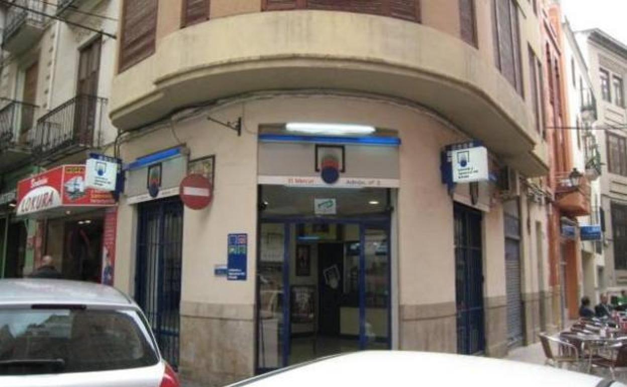 Administración de Alzira que selló el boleto con el premio récord de la Bonoloto de 2018.