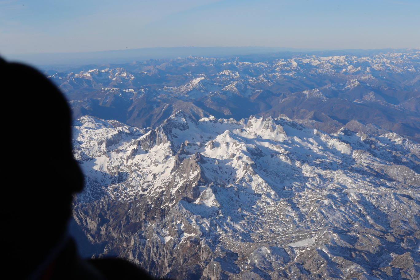 La travesía en globo sobre los Picos de Europa dejó este miércoles unas imágenes espectaculares. Una decena de participantes, procedentes de distintos puntos de España, participaron en esta prueba que se volvía a celebrar después de treinta años. 