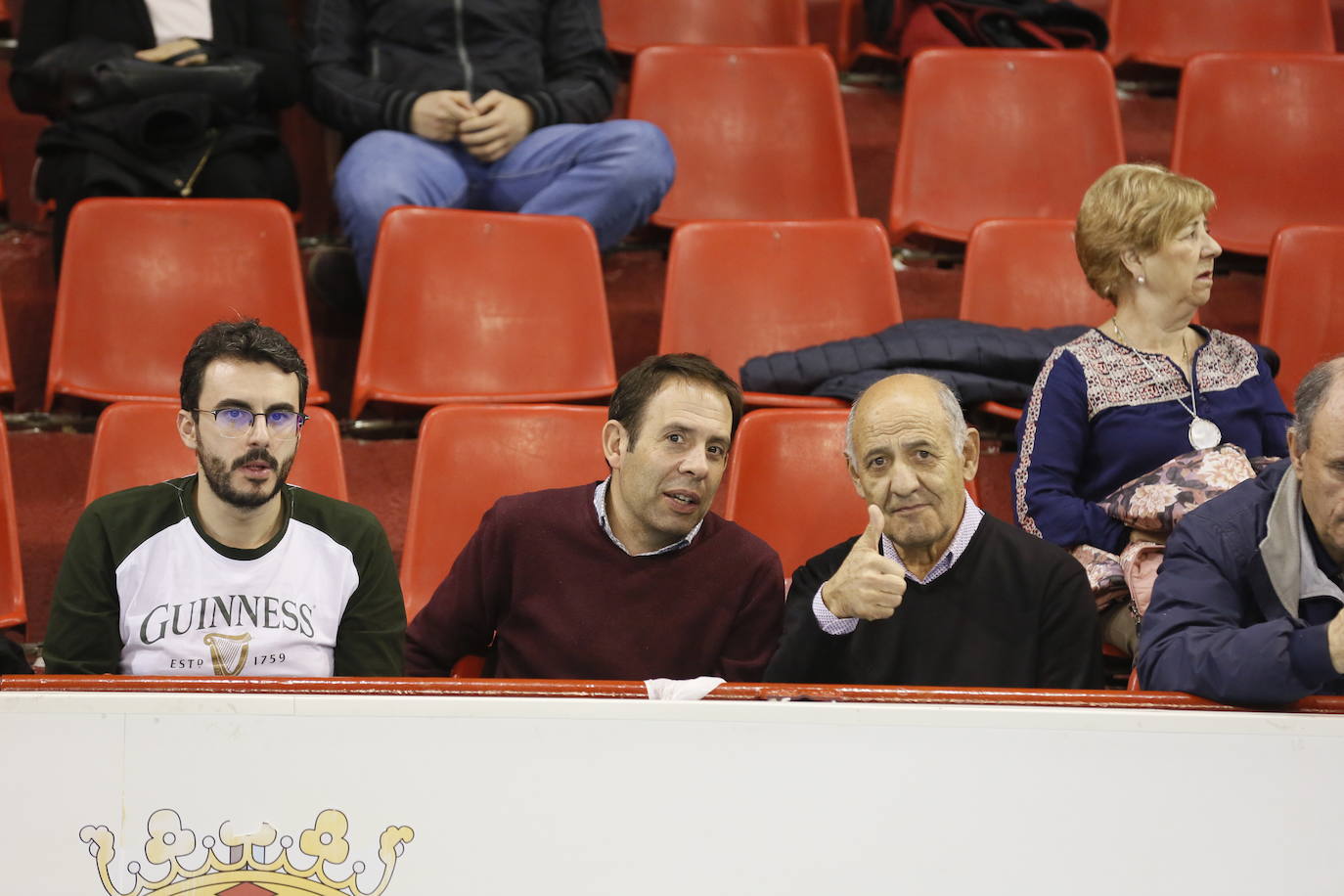 Fotos: Búscate en la grada del partido de balonmano entre Recoletas Atlético Valladolid y ABANCA Ademar León