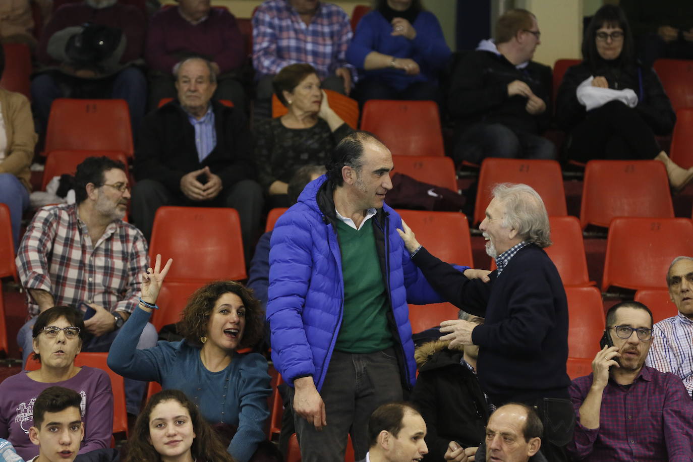 Fotos: Búscate en la grada del partido de balonmano entre Recoletas Atlético Valladolid y ABANCA Ademar León