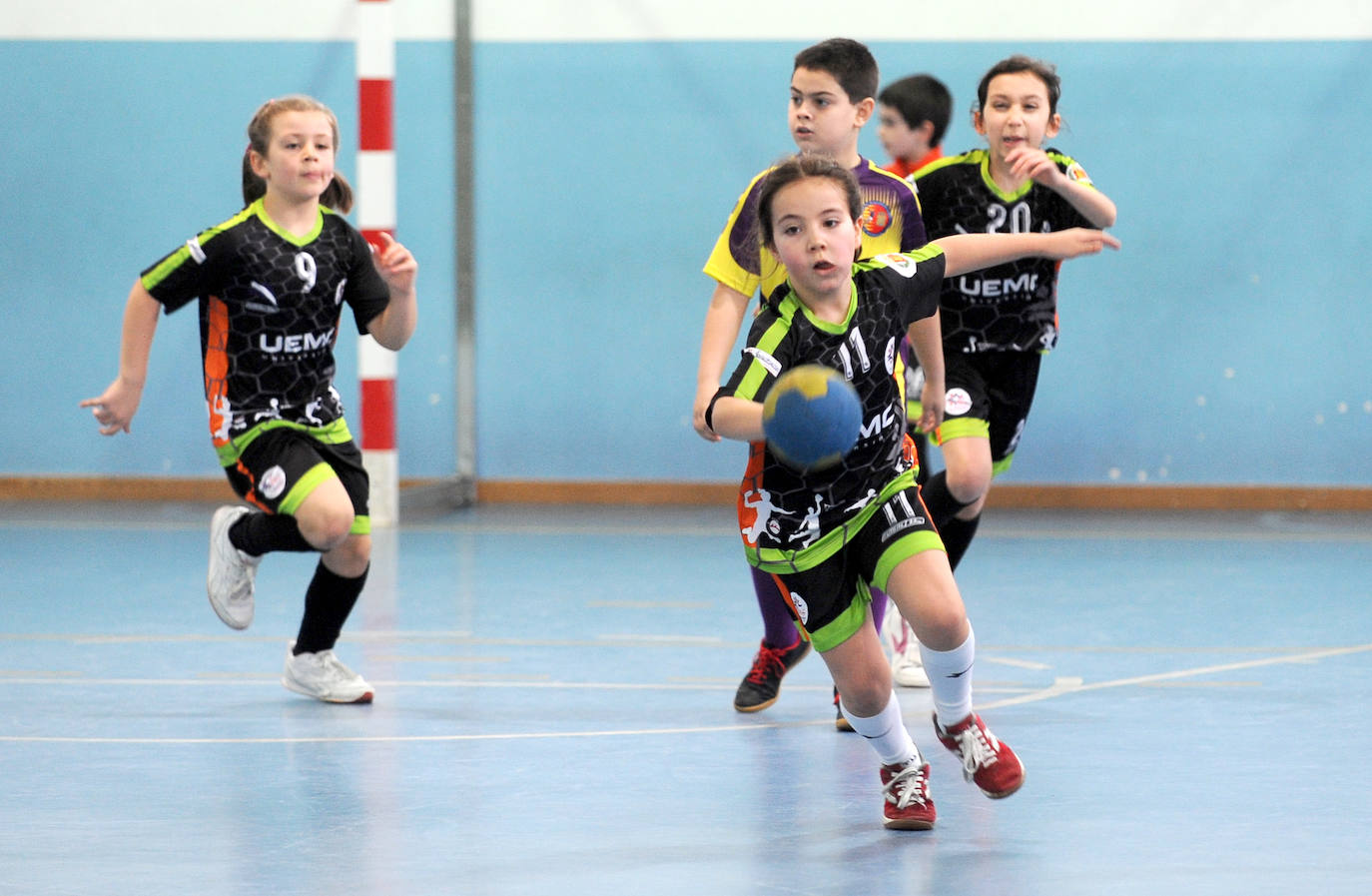 Los grupos de la categoría Benjamín se enfrentaba en el CEIP Pablo Picasso de la capital