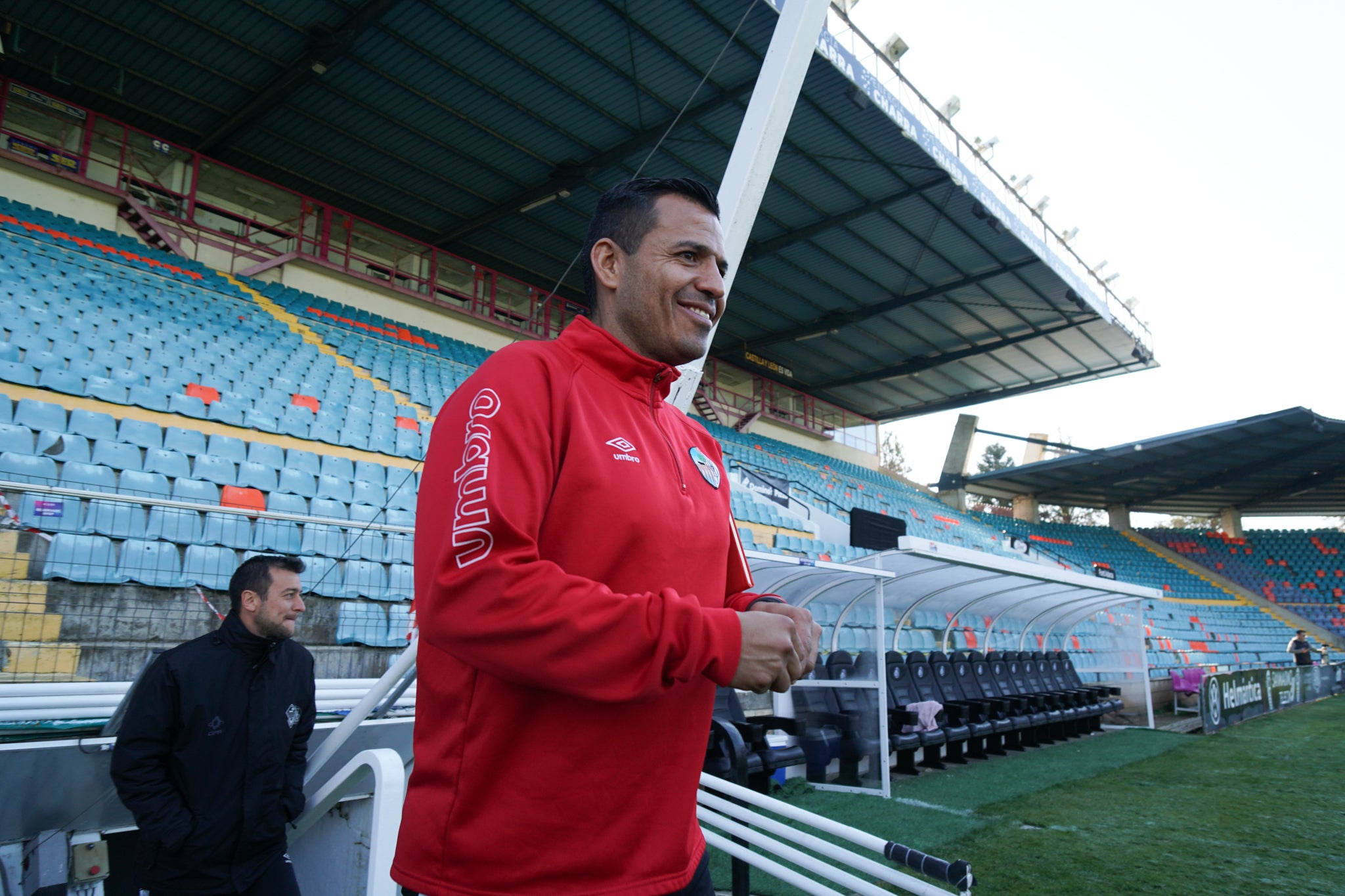 Rafa Dueñas ha dirigido esta mañana el primer entrenamiento del Salamanca CF UDS tras la destitución de Larrazabal. 