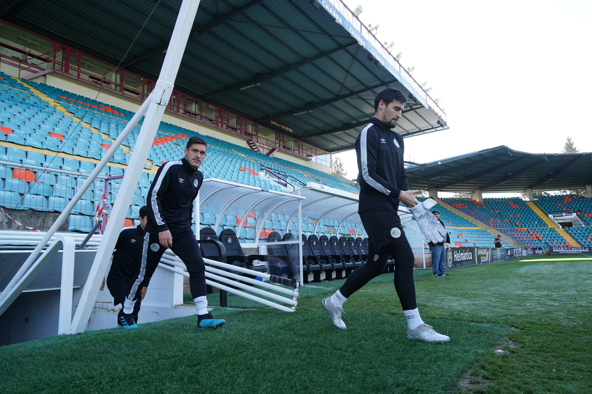 Rafa Dueñas ha dirigido esta mañana el primer entrenamiento del Salamanca CF UDS tras la destitución de Larrazabal. 