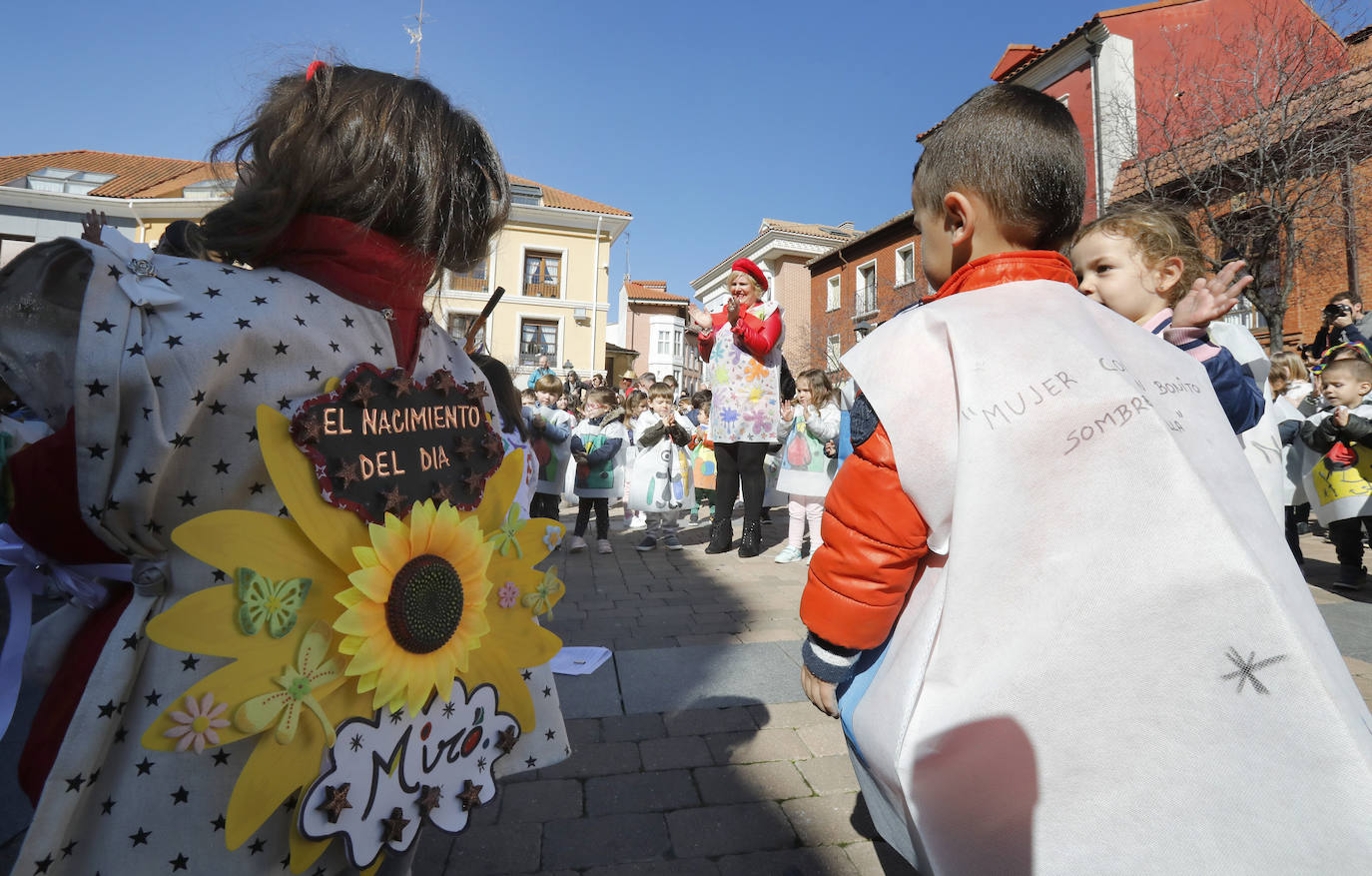 El colegio Jorge Manrique de Palencia vive el carnaval. 