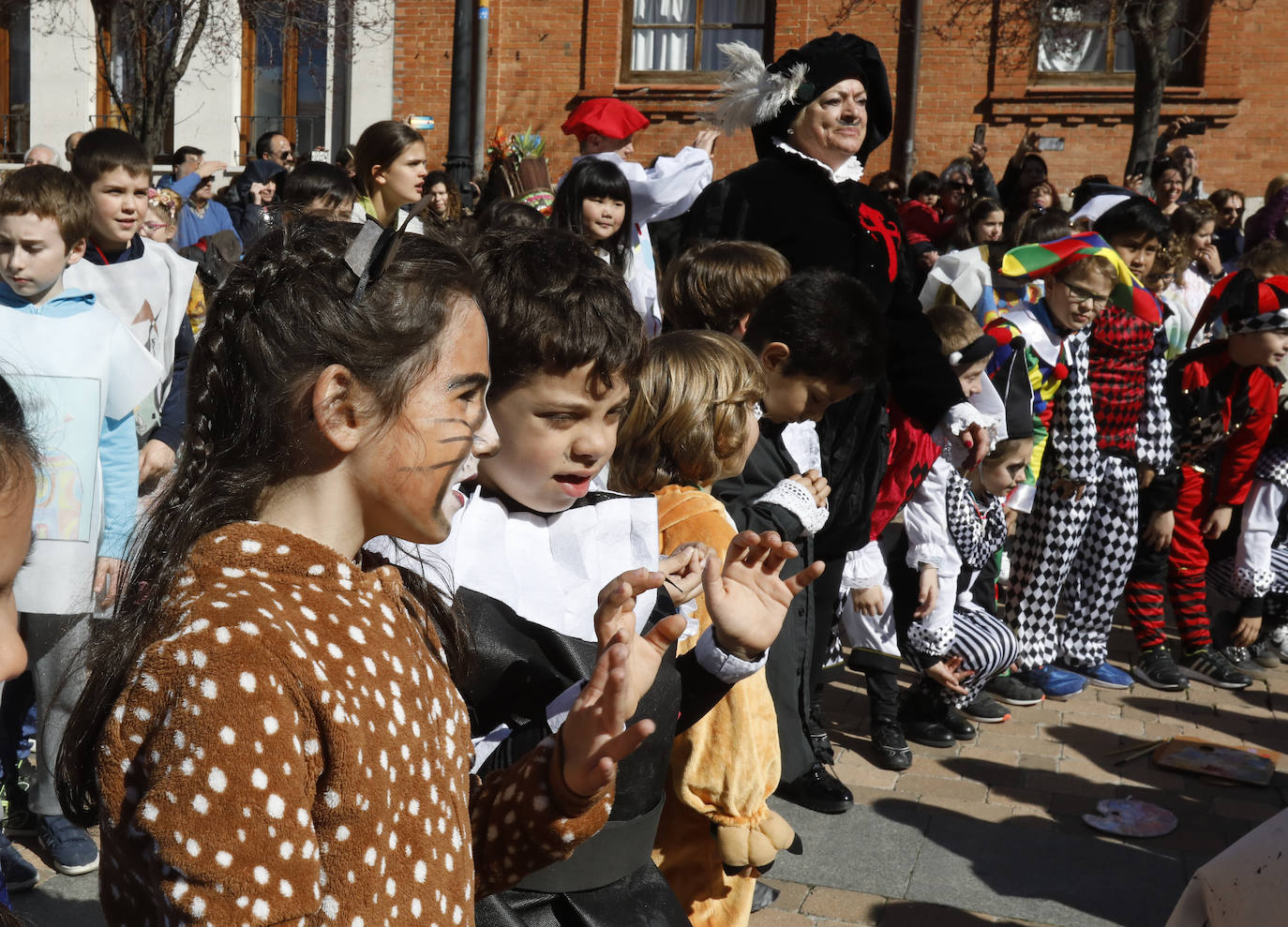 El colegio Jorge Manrique de Palencia vive el carnaval. 