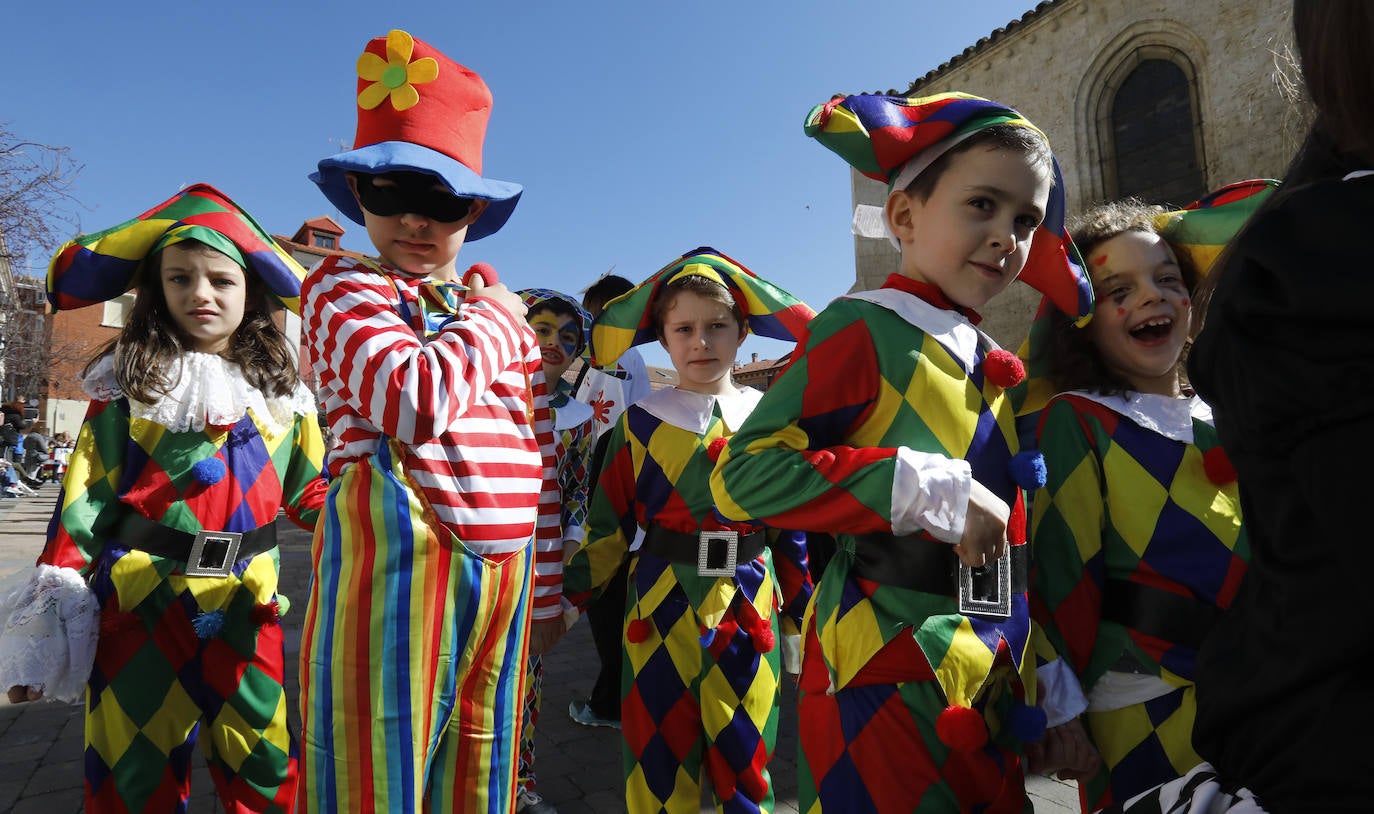 El colegio Jorge Manrique de Palencia vive el carnaval. 