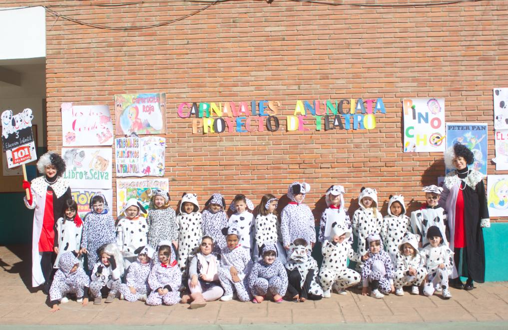 Carnaval en el colegio Sagrado Corazón-La Anunciata de Valladolid. Lo han dedicado a películas infantiles y han aprovechado para celebrar el bocata solidario.