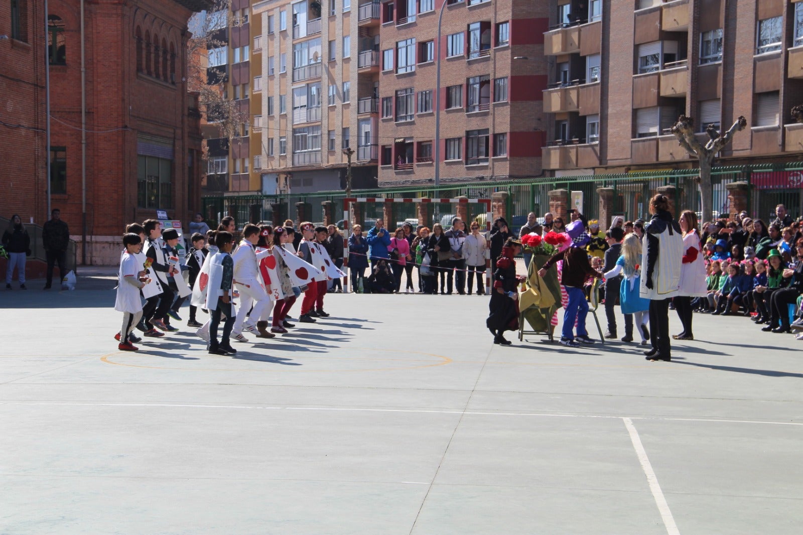 CEIP Gonzalo de Córdoba de Valladolid. Tercero. Alicia en el País de las Maravillas 'Ilusión'