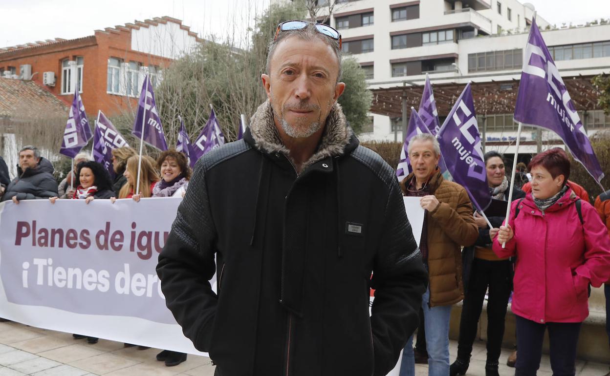 El nuevo secretario general de CCOO en Palencia, Juan Carlos González, en una concentración del sindicato. 