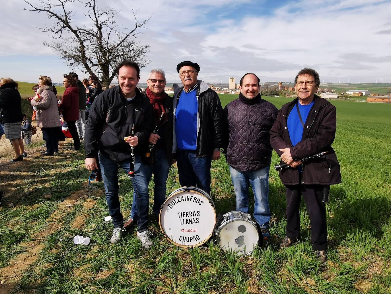 Los quintos cumplen con la tradición de carnaval. 