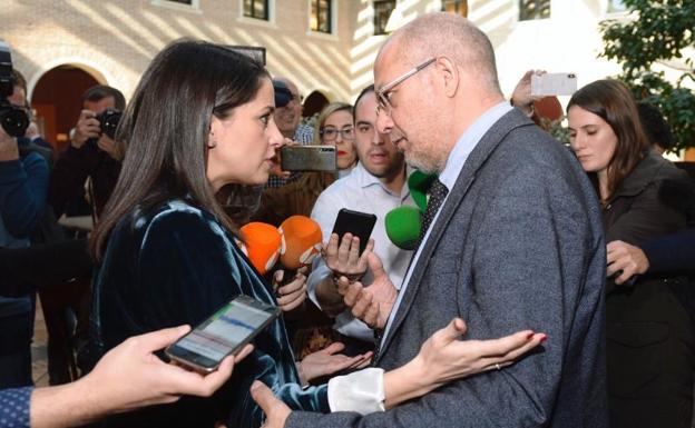 Inés Arrimadas conversa con Francisco Igea en Valladolid.