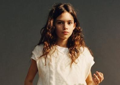 Imagen secundaria 1 - Ava Salazar posa para la nueva campaña de Zara Kids.