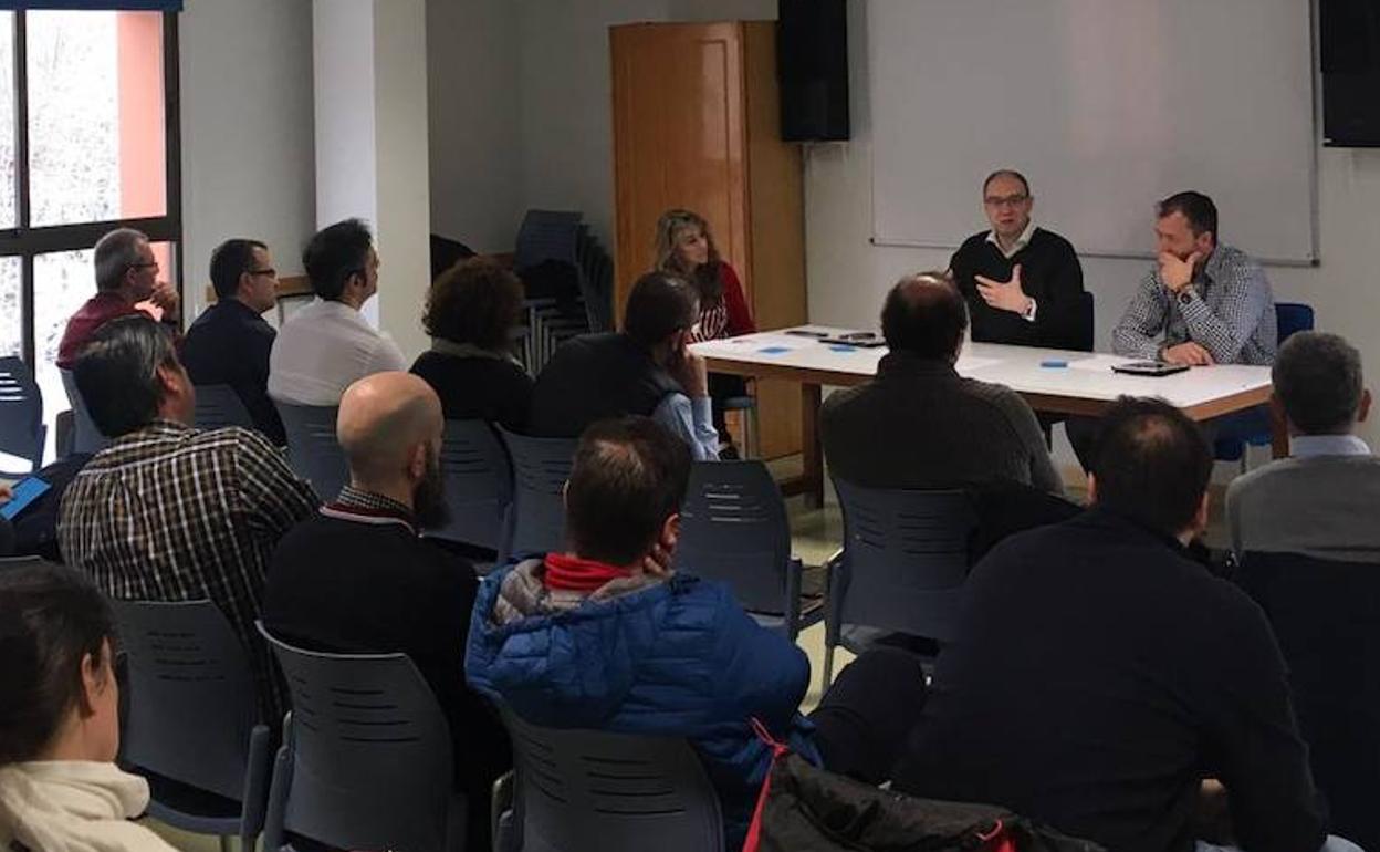Los usuarios del Ave en Valladolid solicitan una reunión con Ábalos para reclamar bonos más flexibles