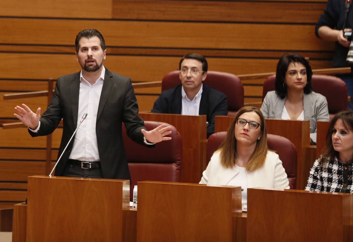 Pleno en las Cortes de Castilla y León.