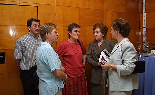 Javier Redondo, Concha Gay, María Jesús Abad, Teresa Ortega Coca y García Vega durante la inauguración en el Hotel NH de Valladolid de la colección «Stock Art». 