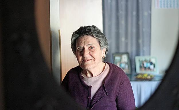 Juana, en su casa de Castrodeza. 