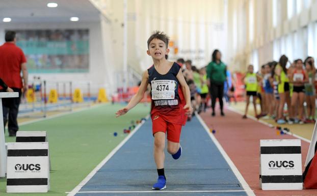 Uno de los pequeños atletas del Club Atletismo Valladolid.