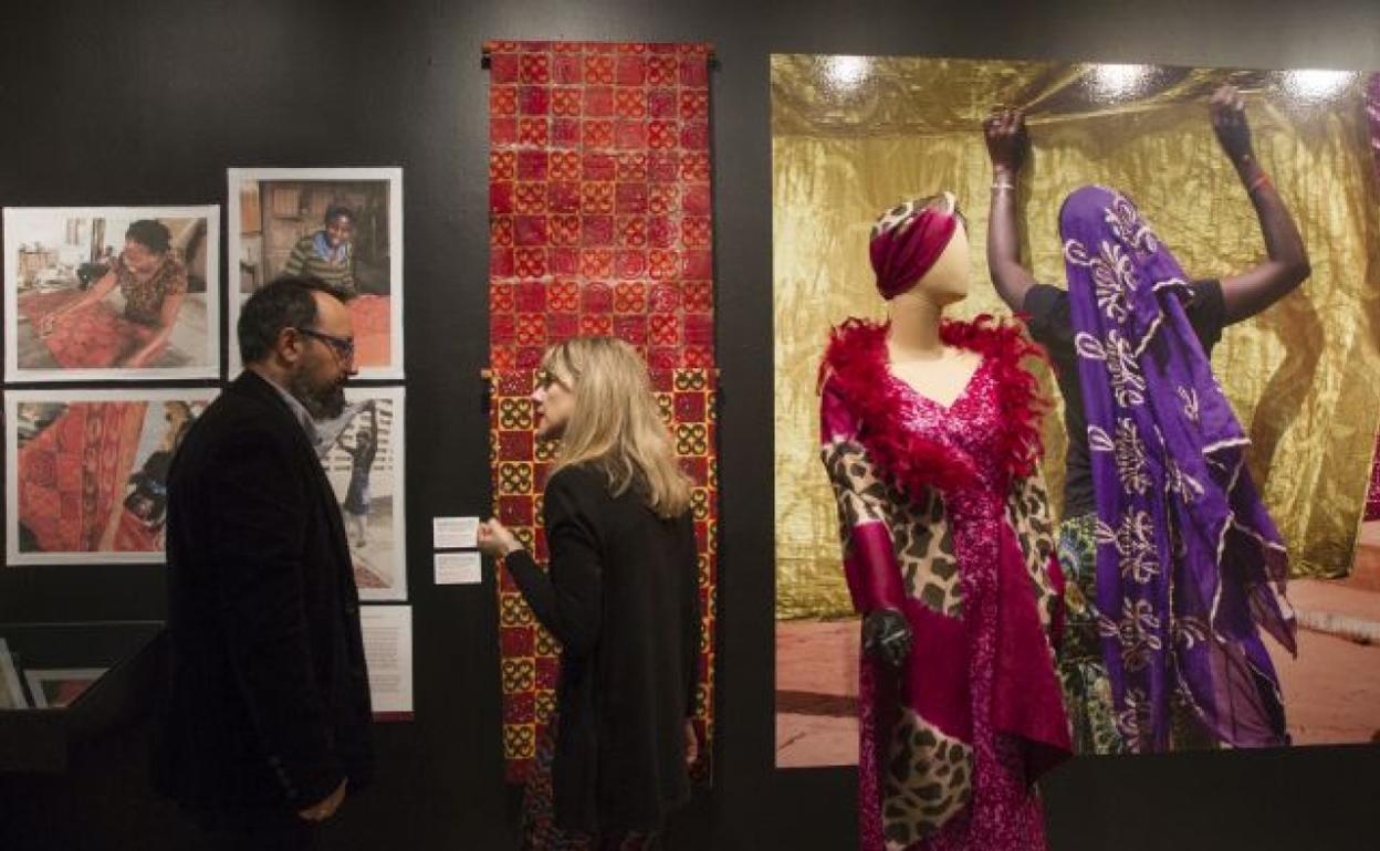 Exposición sobre los tejidos africanos en el Museo Etnográfico de Castilla y León. 