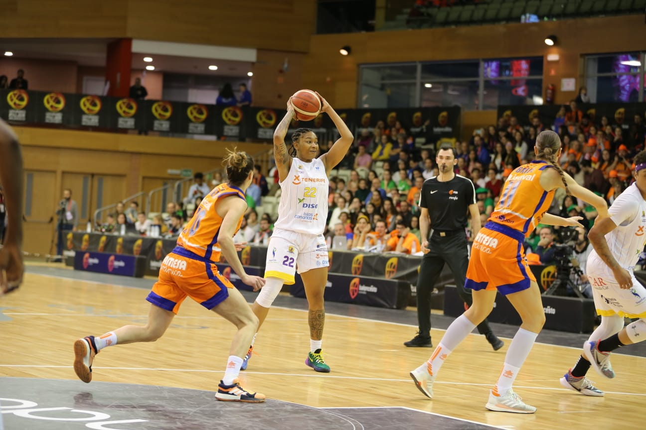 Los dos equipos se han visto las caras en la Liga recientemente con triunfo para las valencianas 75-58.