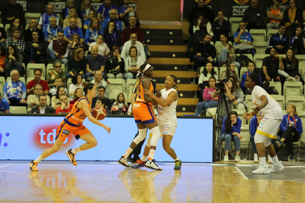 Los dos equipos se han visto las caras en la Liga recientemente con triunfo para las valencianas 75-58.