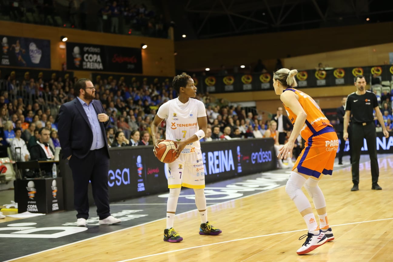 Los dos equipos se han visto las caras en la Liga recientemente con triunfo para las valencianas 75-58.