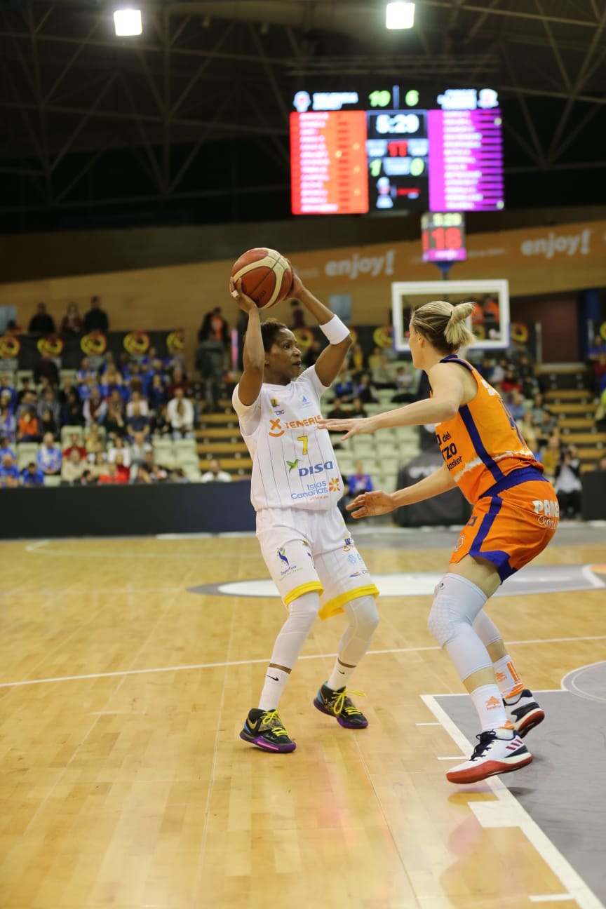 Los dos equipos se han visto las caras en la Liga recientemente con triunfo para las valencianas 75-58.