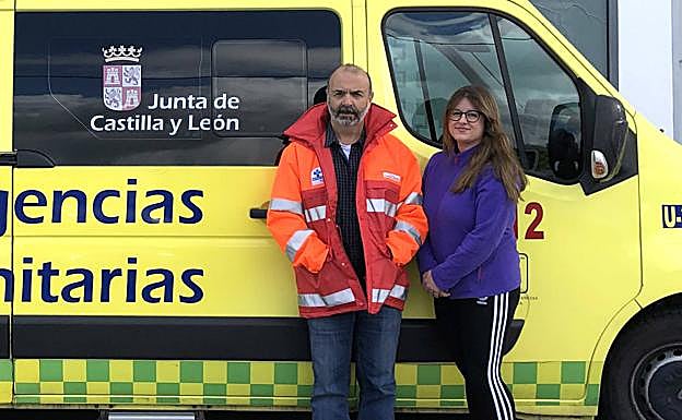Gustavo Vega y Verónica Martínez, técnicos de Ambuibérica, nada más salir del aslamiento. 