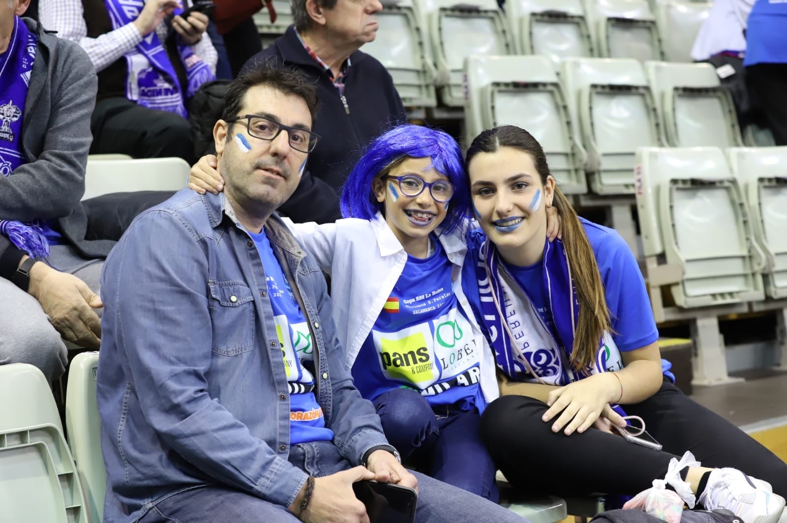 Fotos: Aficion en la final de la Copa de la Reina