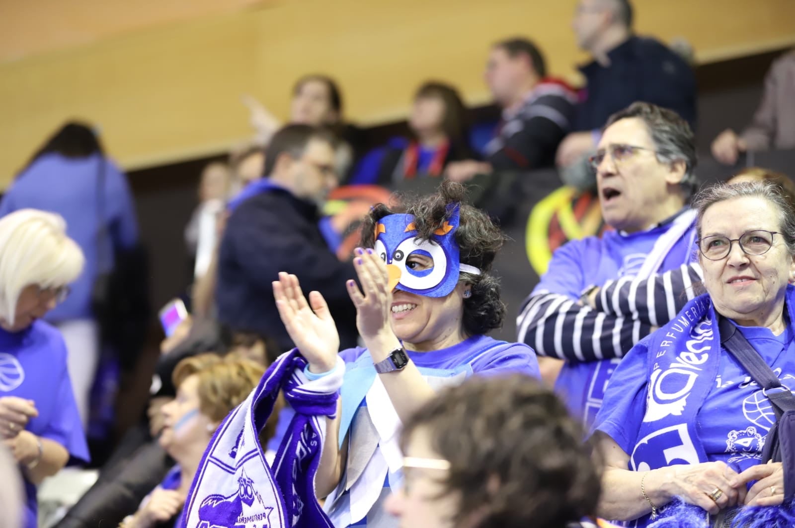 Fotos: Aficion en la final de la Copa de la Reina