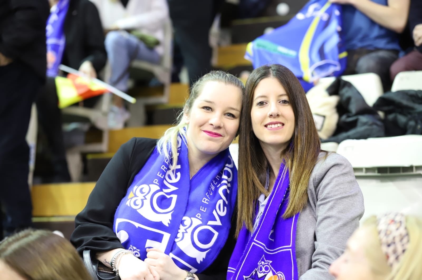 Fotos: Aficion en la final de la Copa de la Reina