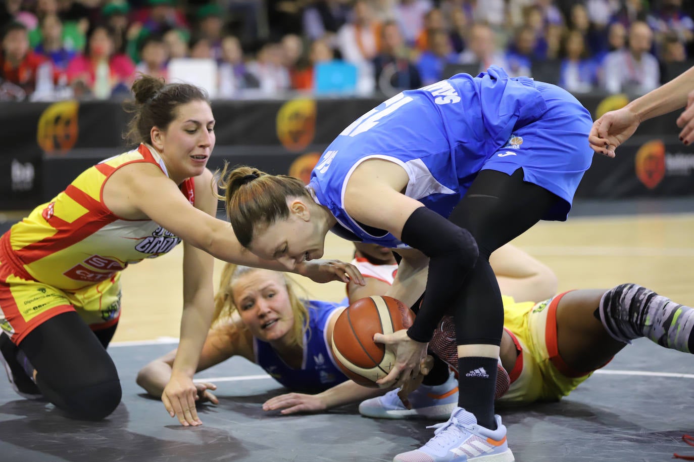 Fotos: El CB Avenida reina en su Copa y hace historia ante Girona con su noveno título (76-58)