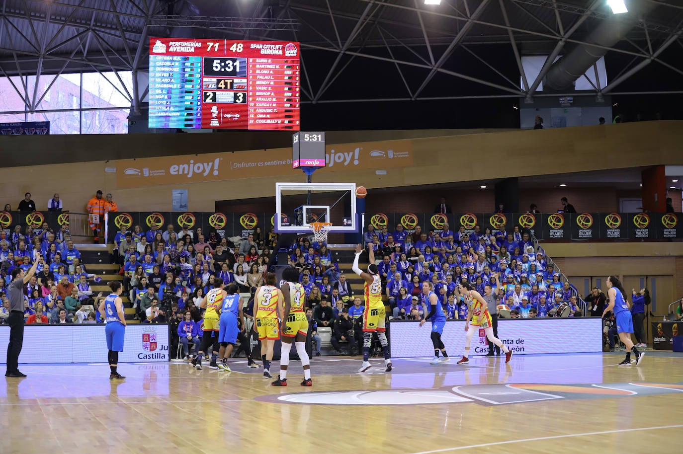 Fotos: El CB Avenida reina en su Copa y hace historia ante Girona con su noveno título (76-58)