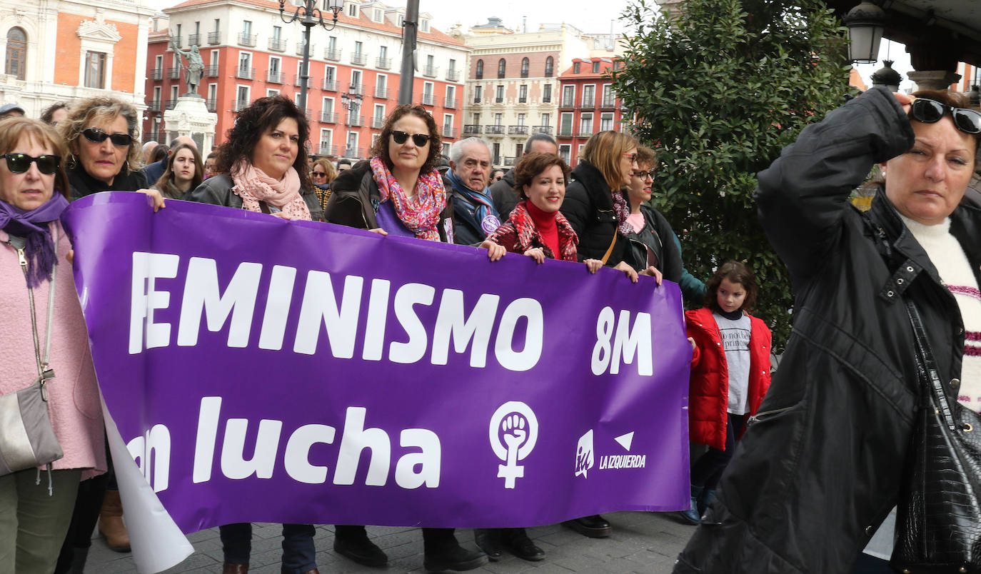 Miles de personas salen a la calle en Valladolid para reclamar la igualdad real de las mujeres.