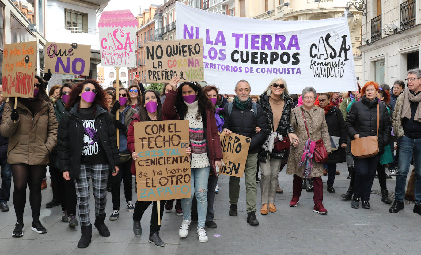 Miles de personas salen a la calle en Valladolid para reclamar la igualdad real de las mujeres.